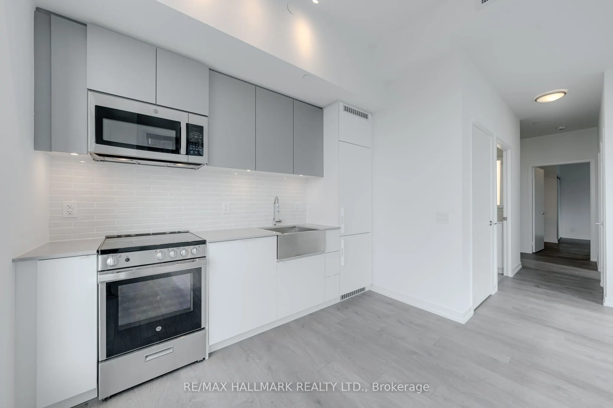 270 Dufferin Street W, #1208