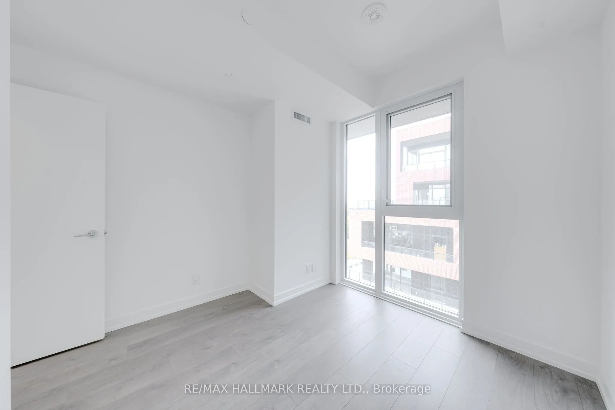 270 Dufferin Street W, #1208