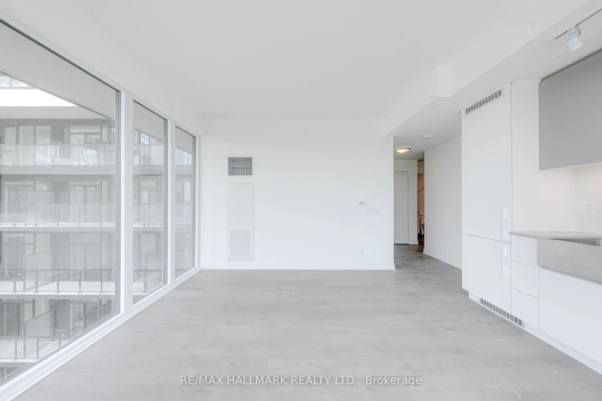 270 Dufferin Street W, #1208