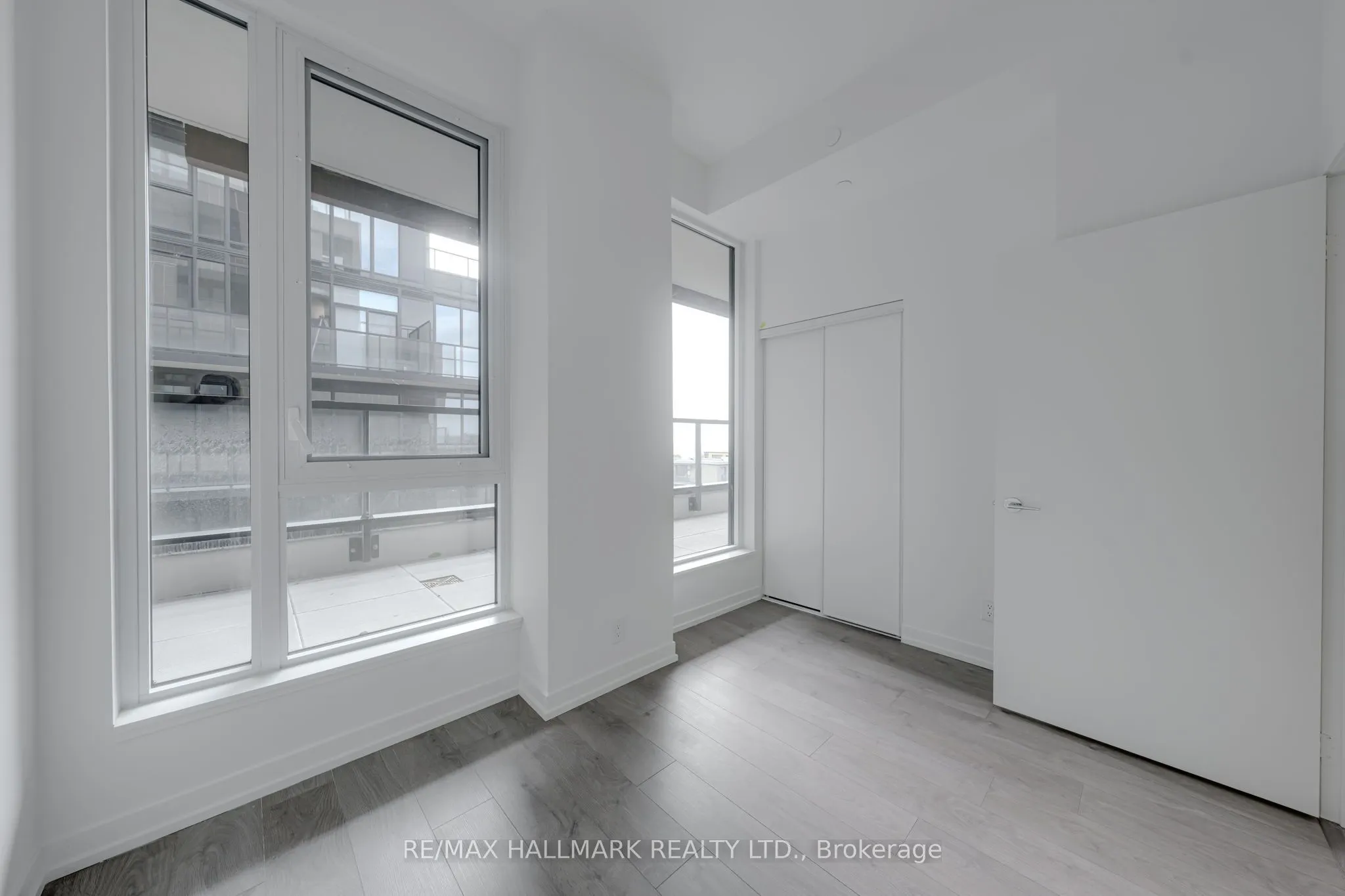 270 Dufferin Street W, #1208