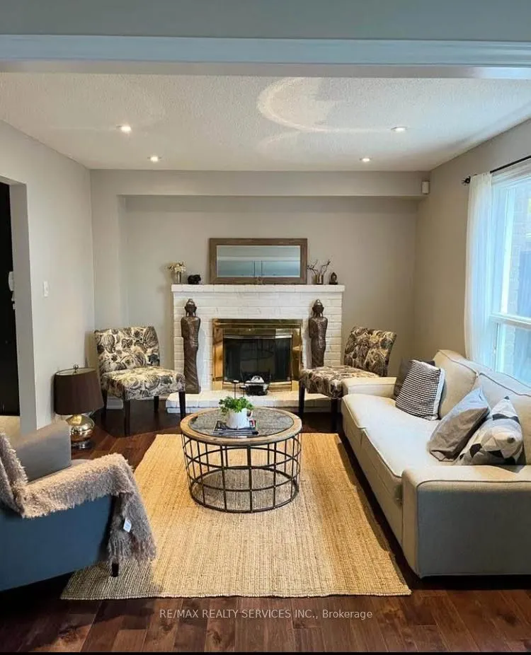 3192 Chamberlain Court, #Upper