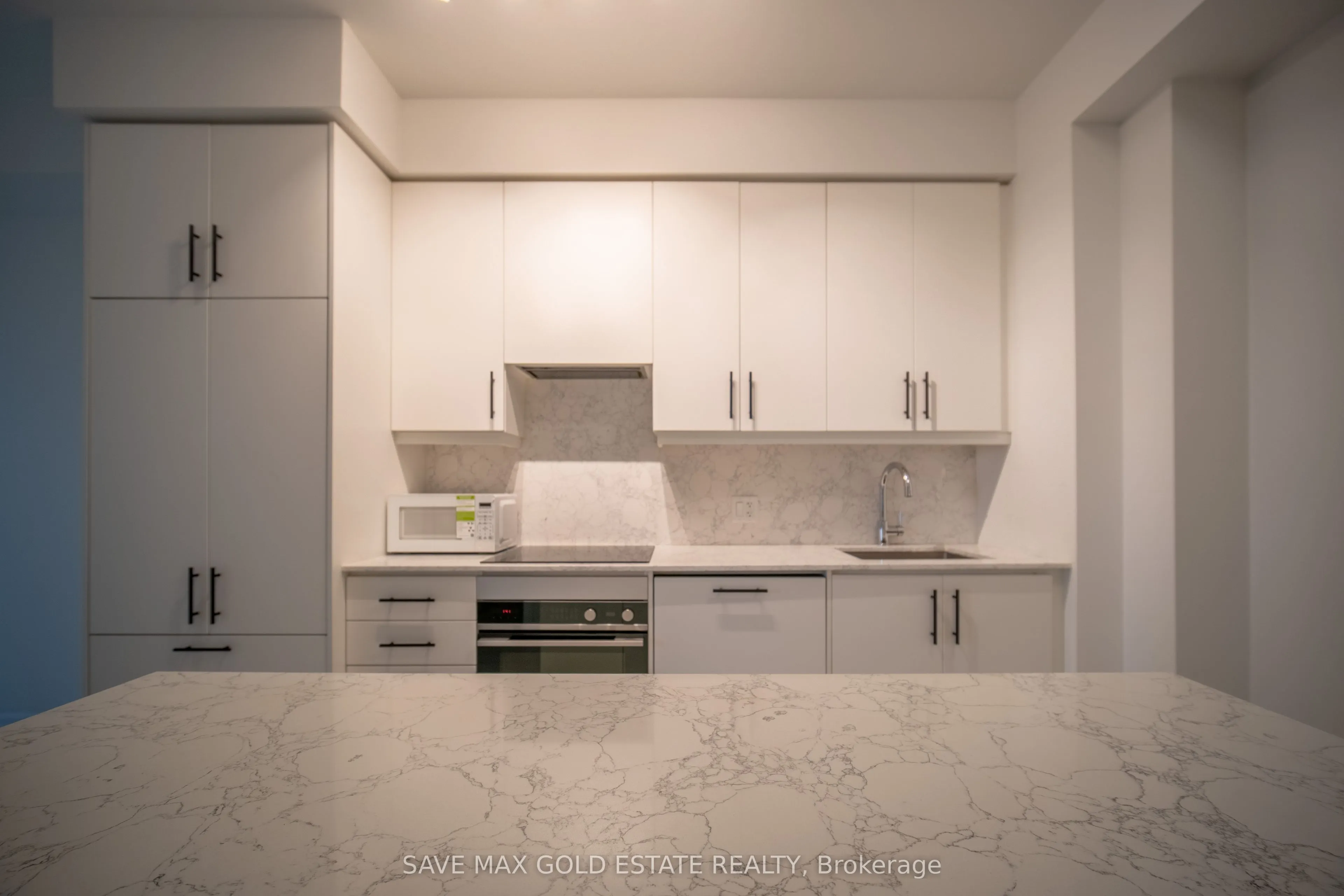 30 Elm Drive W, #809
