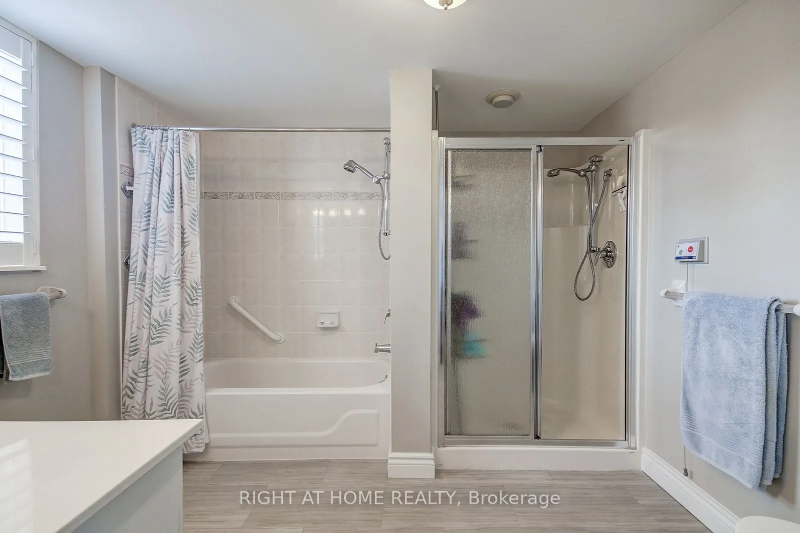 100 Burloak Drive, #1301
