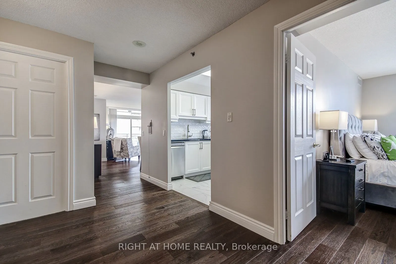 100 Burloak Drive, #1301