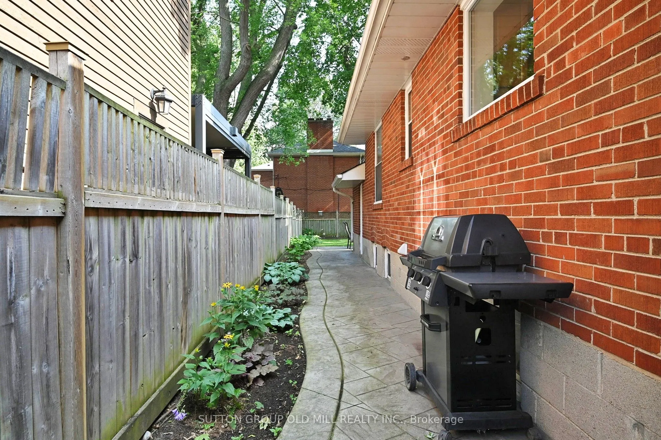 83 Allanbrooke Drive