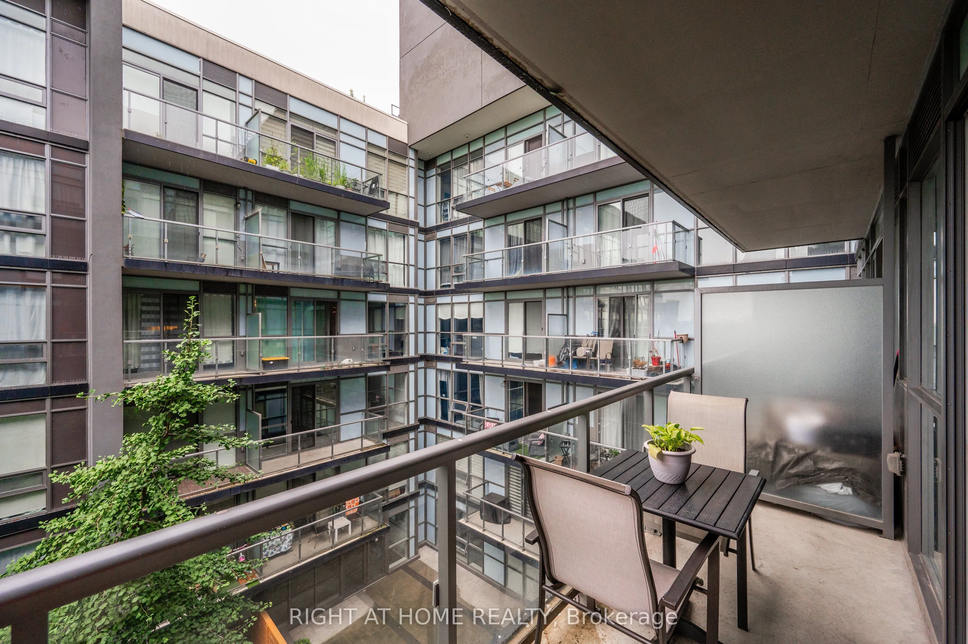 15 James Finlay Way, #917