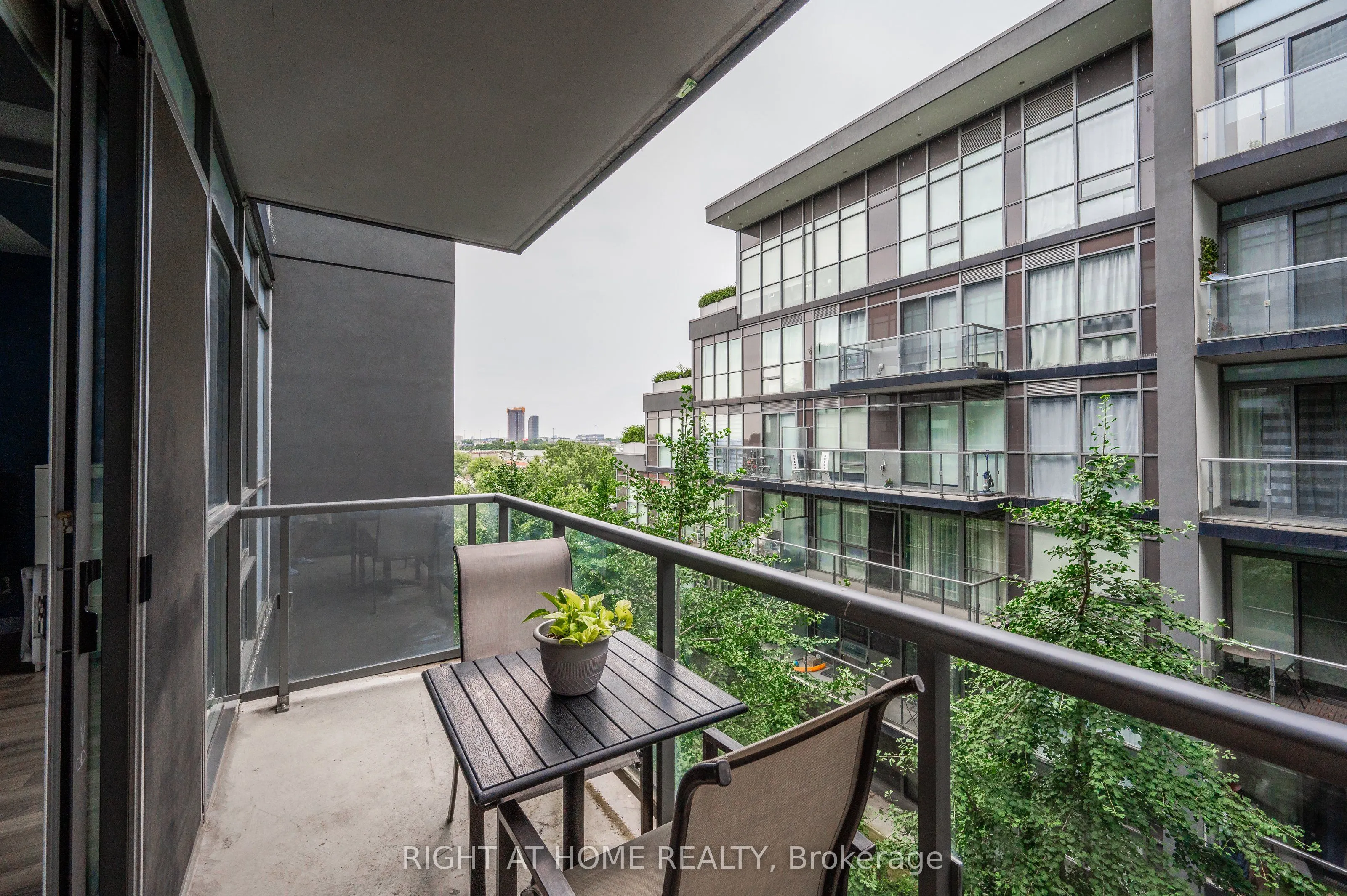 15 James Finlay Way, #917
