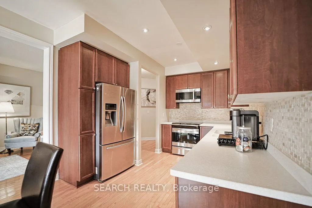 3526 Eglinton Avenue W
