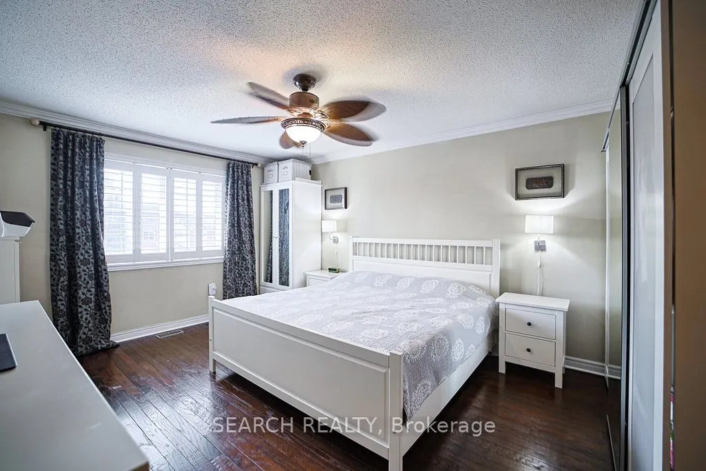 3526 Eglinton Avenue W
