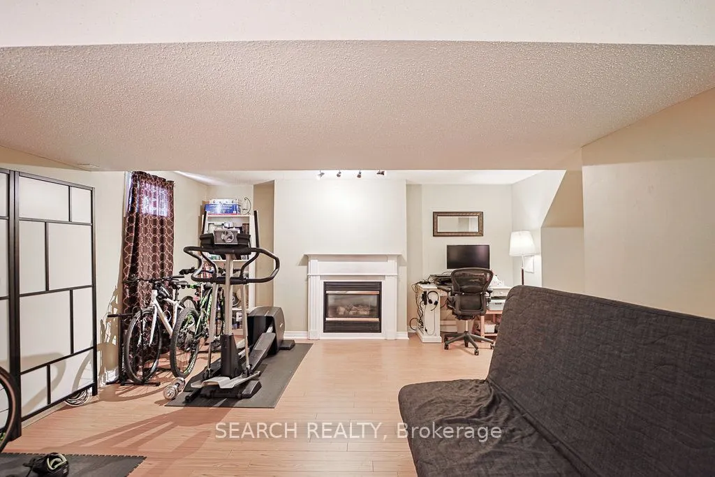 3526 Eglinton Avenue W
