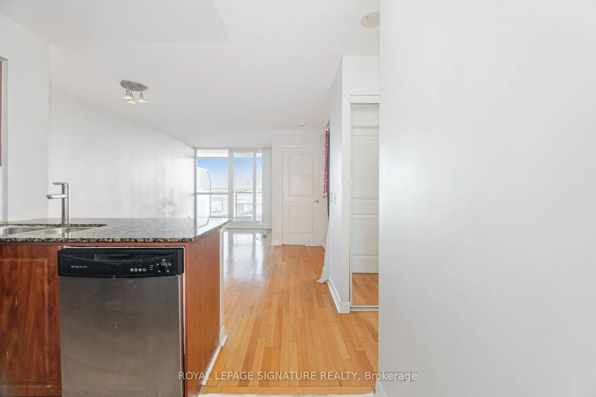 225 Sherway Gardens Road, #704