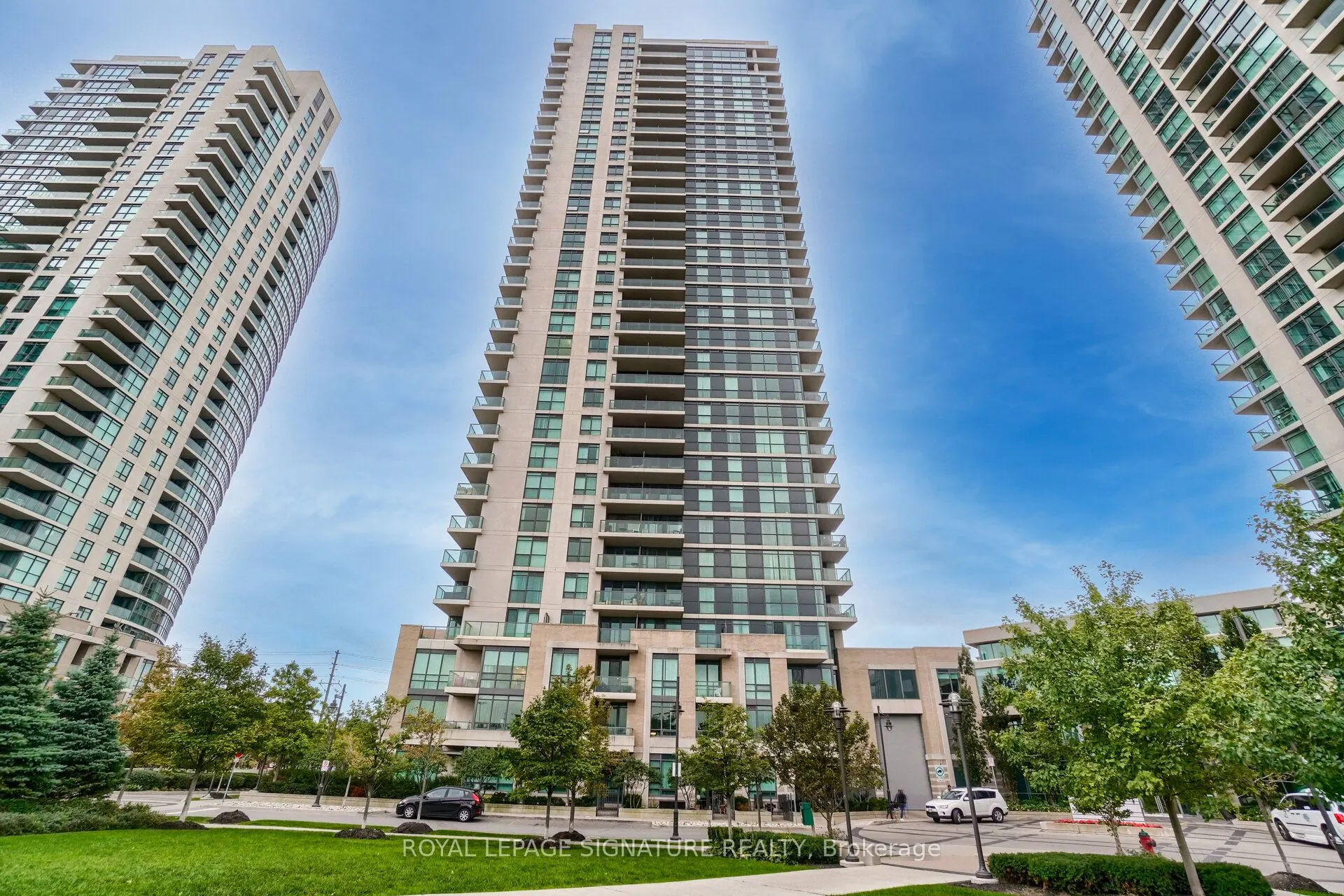 225 Sherway Gardens Road, #704