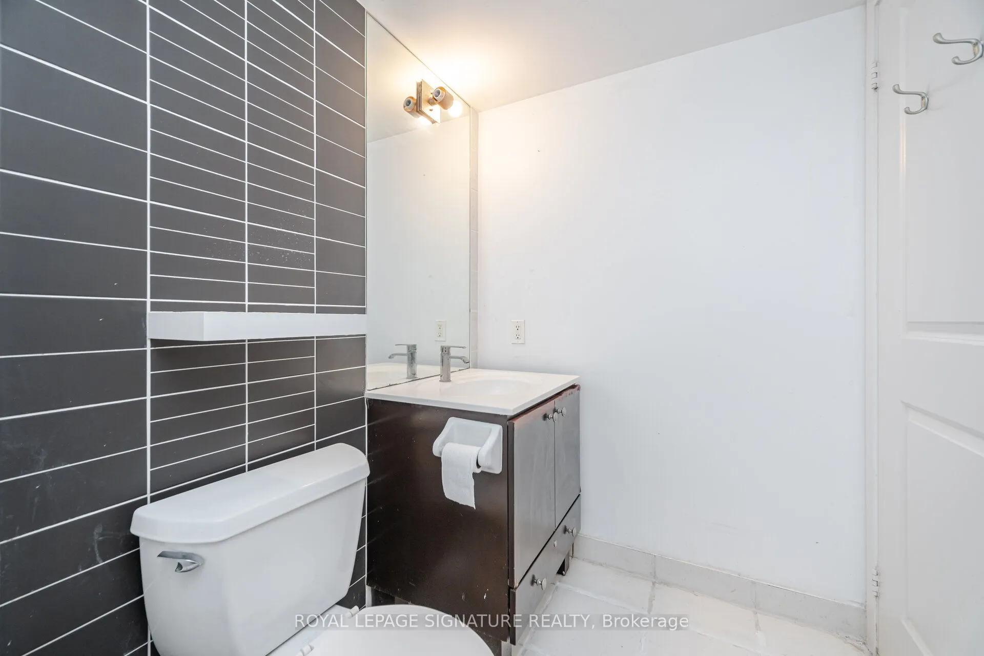 225 Sherway Gardens Road, #704