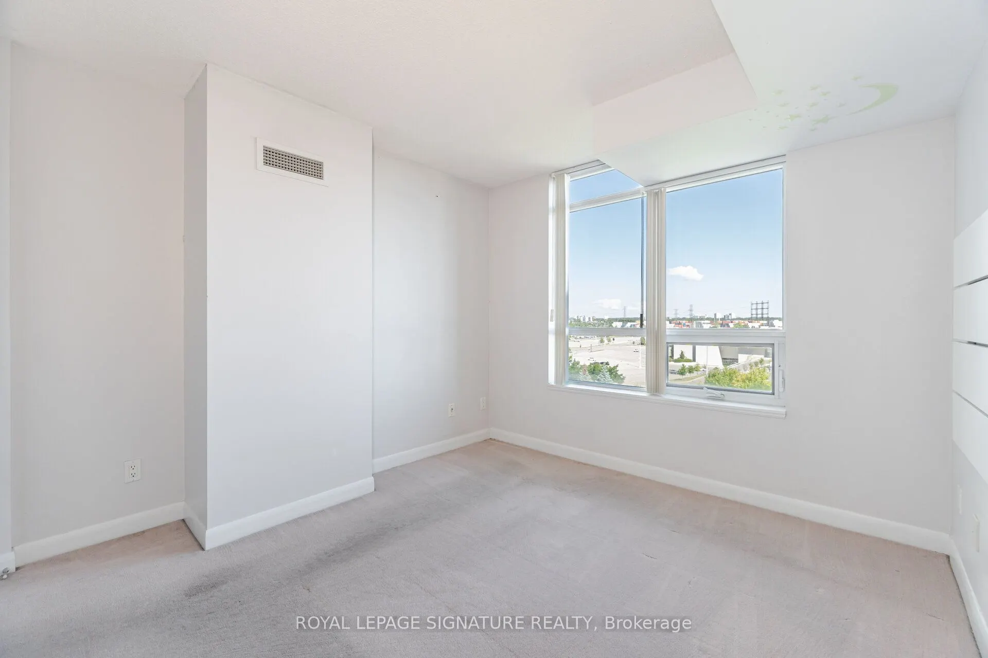 225 Sherway Gardens Road, #704