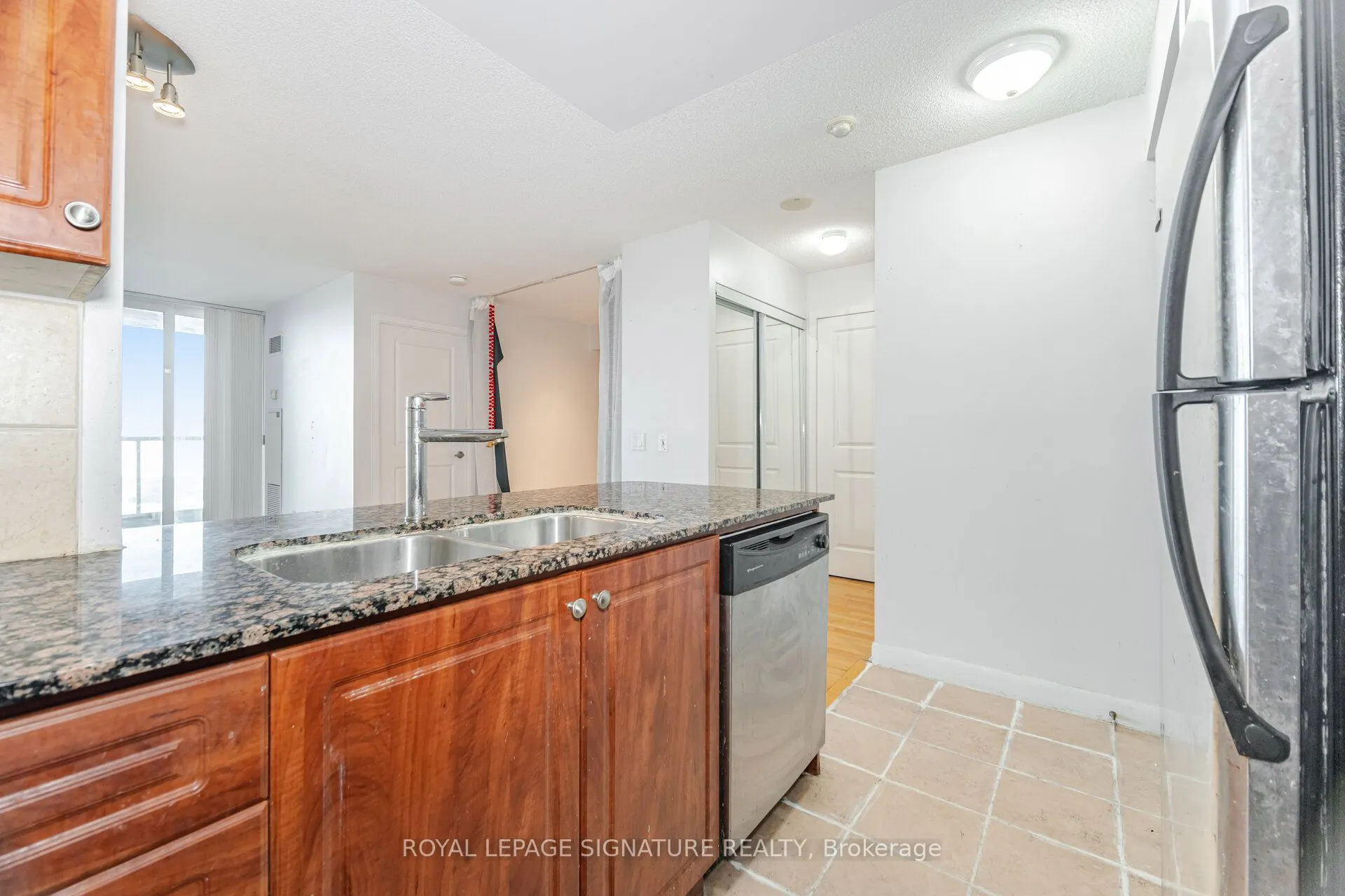 225 Sherway Gardens Road, #704