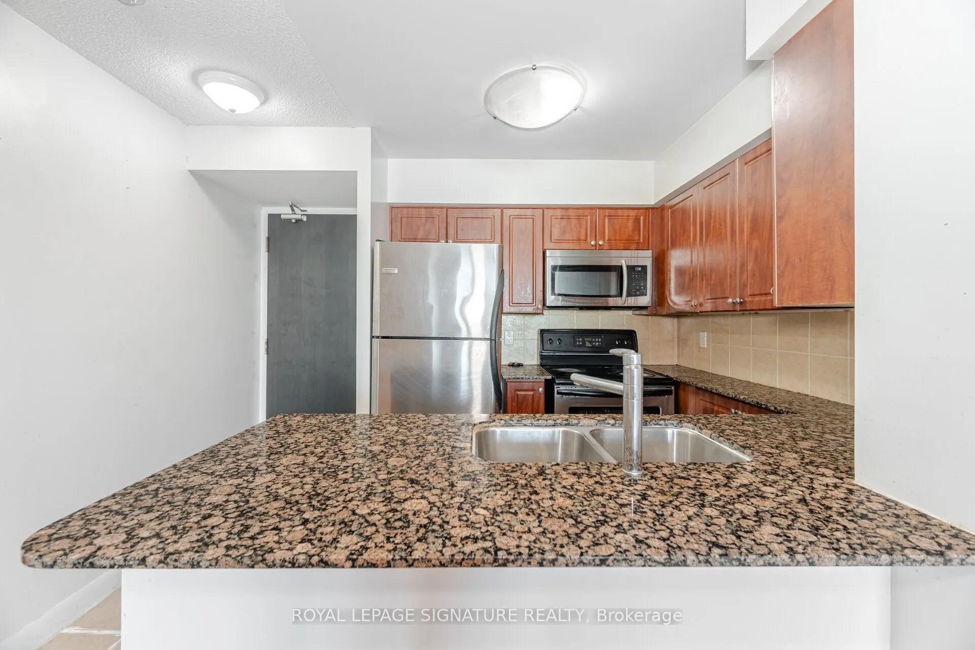 225 Sherway Gardens Road, #704