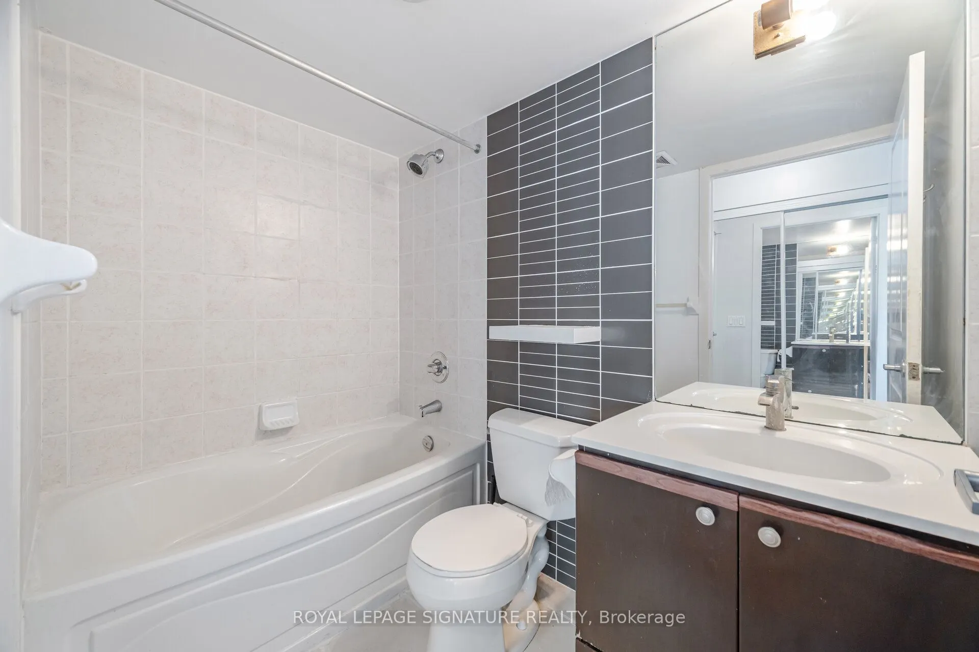 225 Sherway Gardens Road, #704