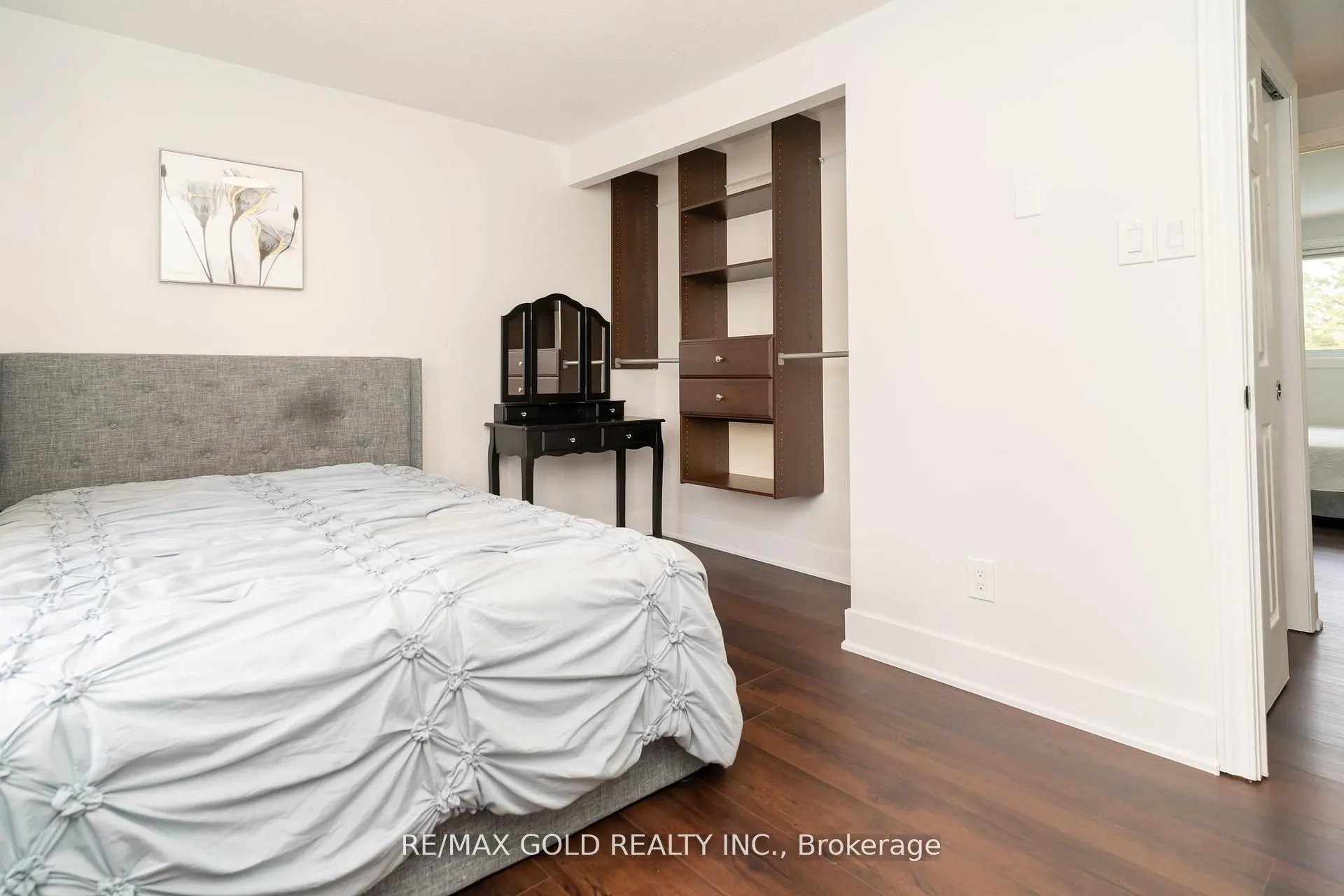 11 Jasmine Square