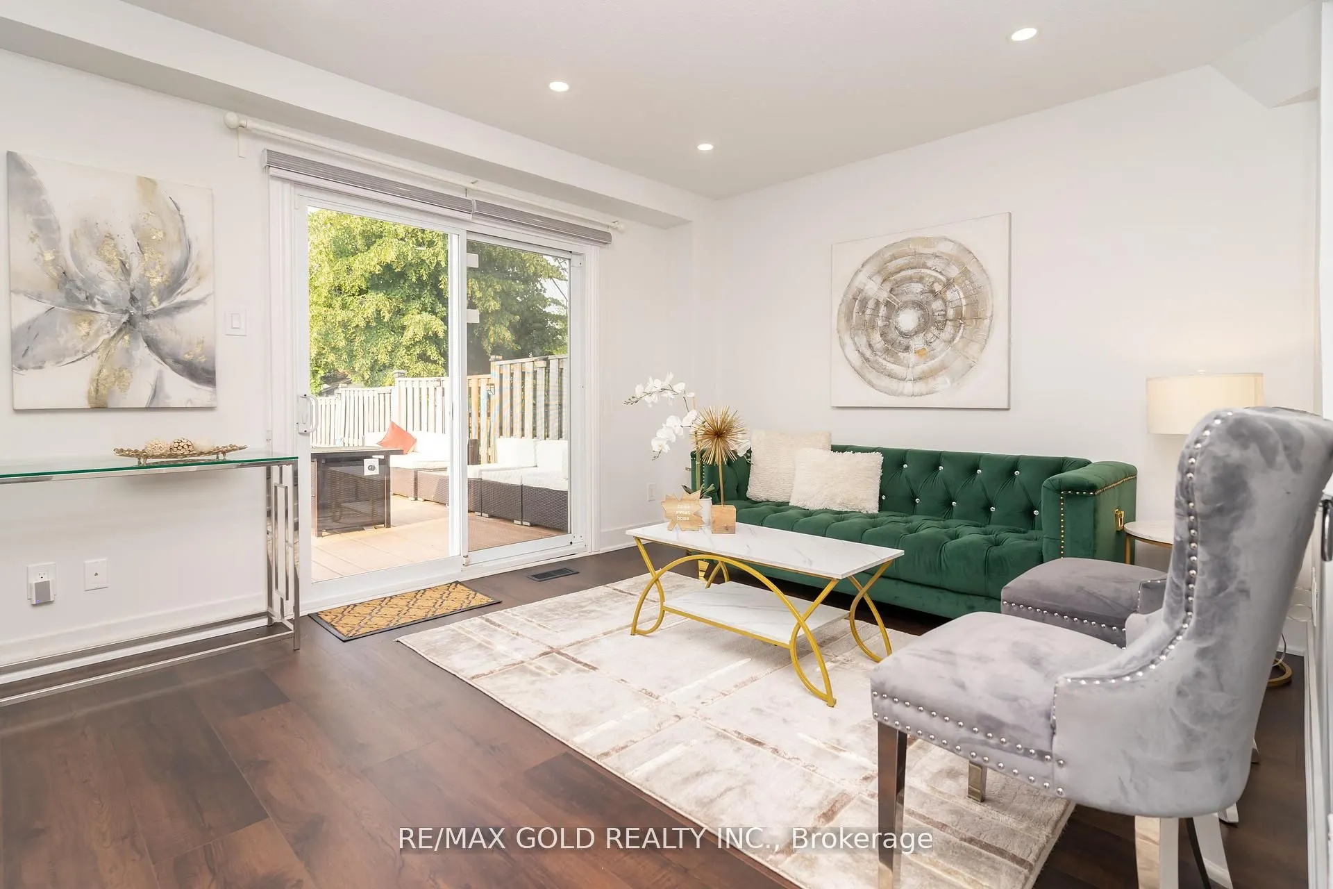11 Jasmine Square