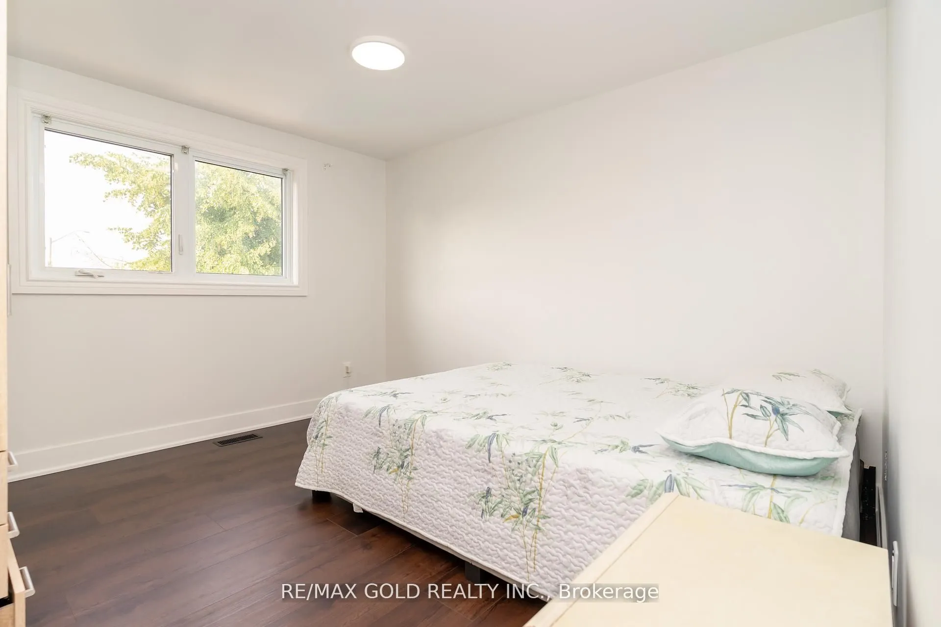 11 Jasmine Square