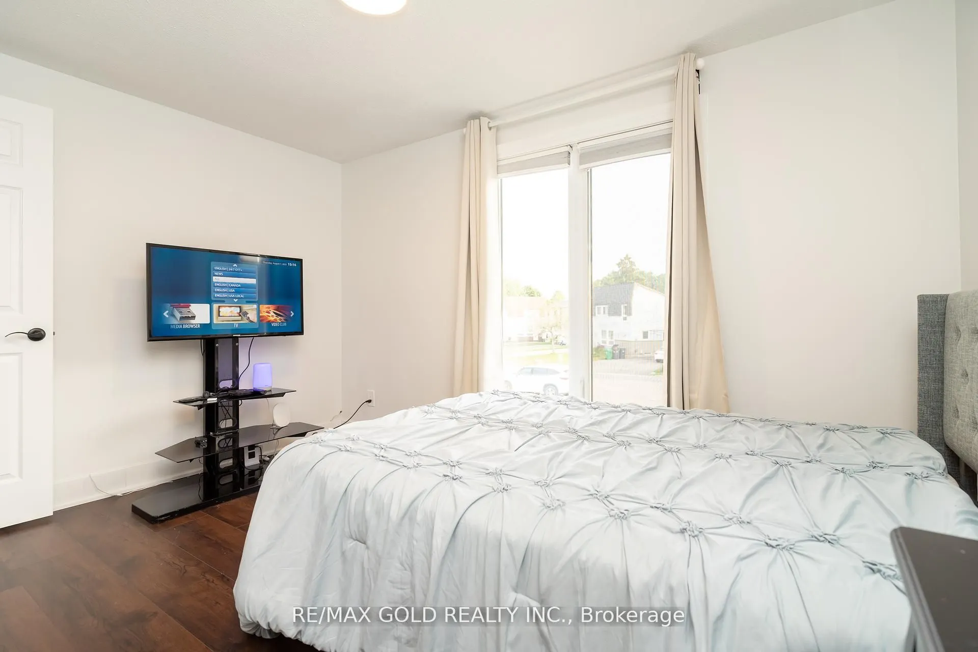 11 Jasmine Square