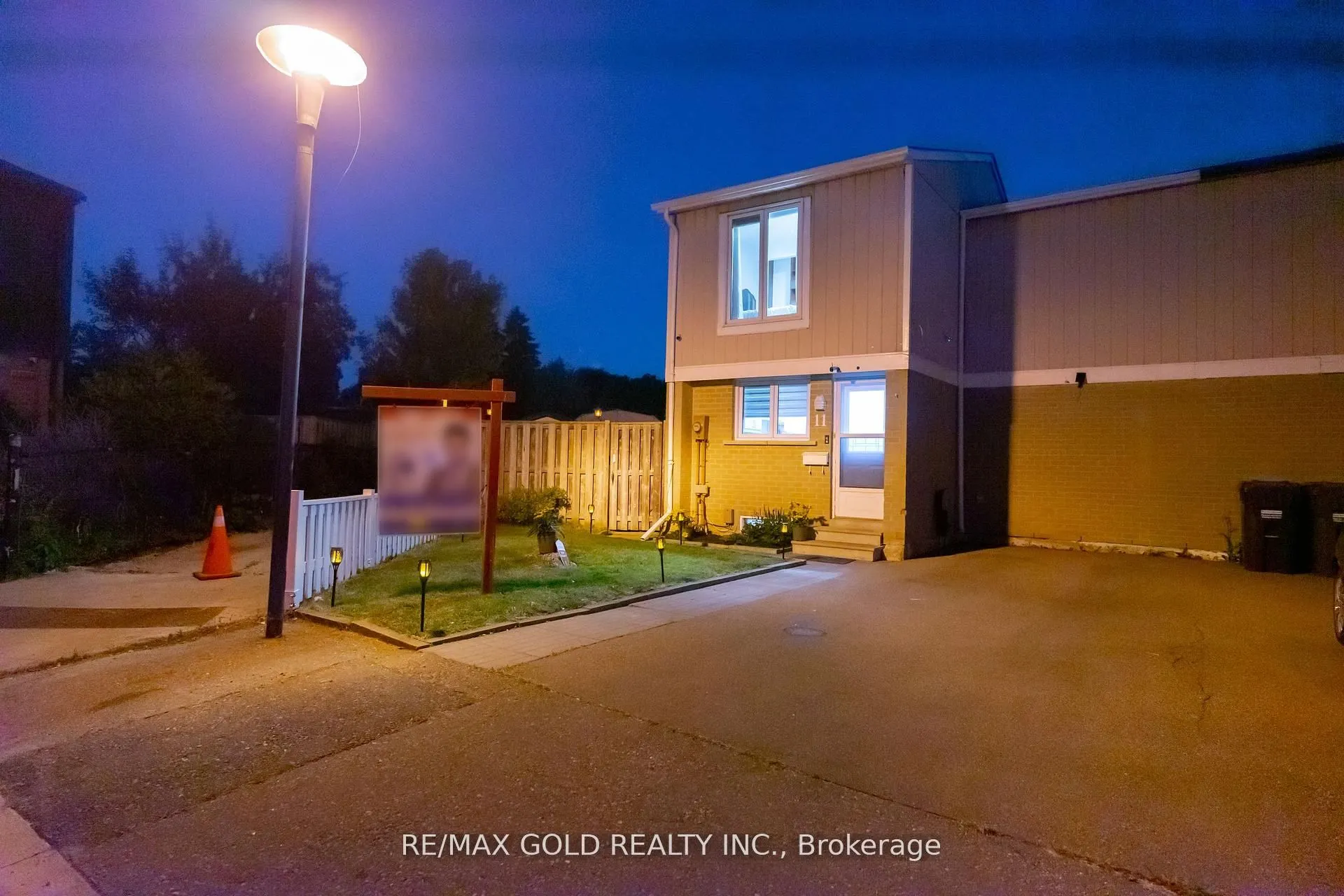 11 Jasmine Square