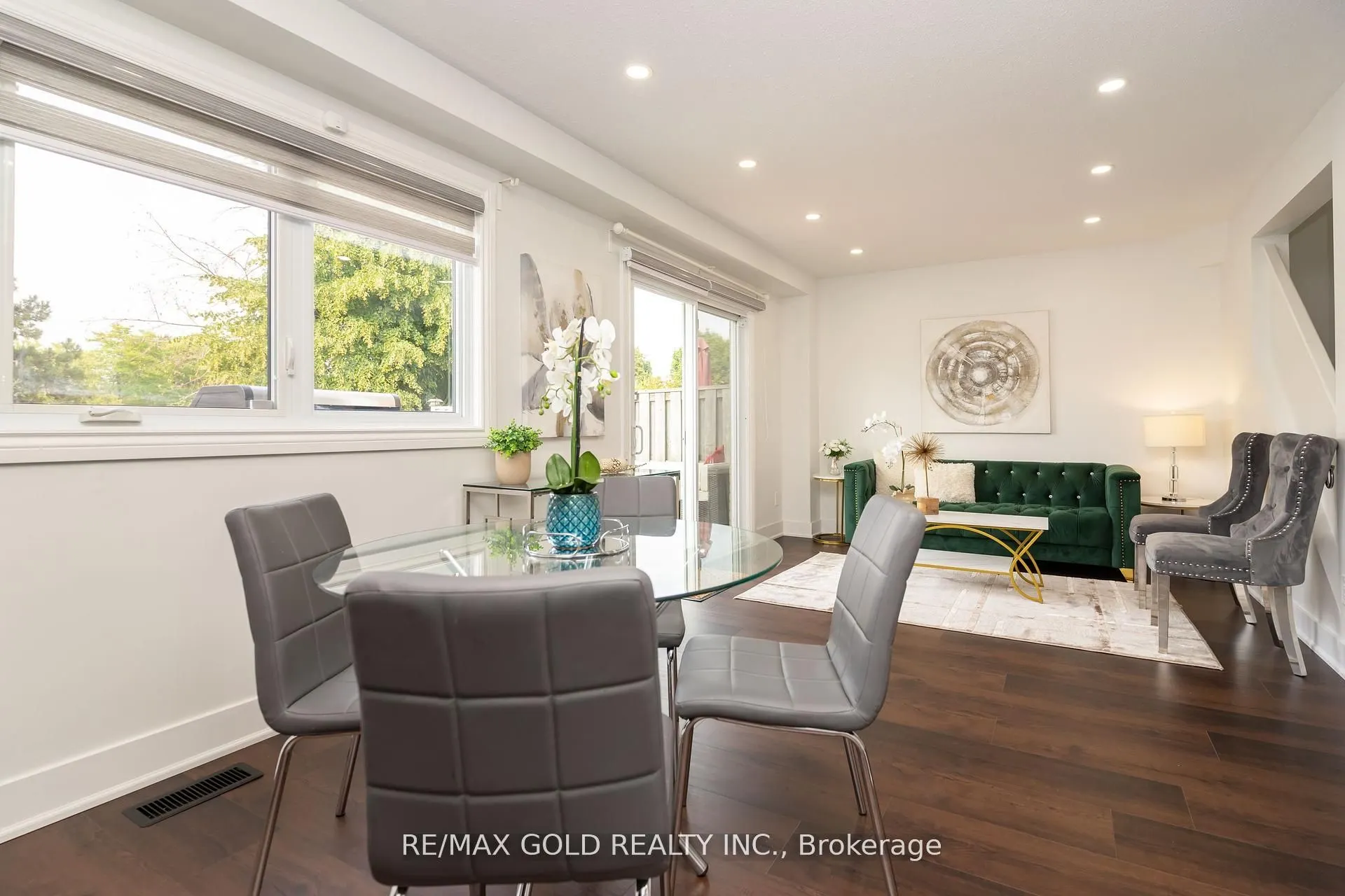 11 Jasmine Square