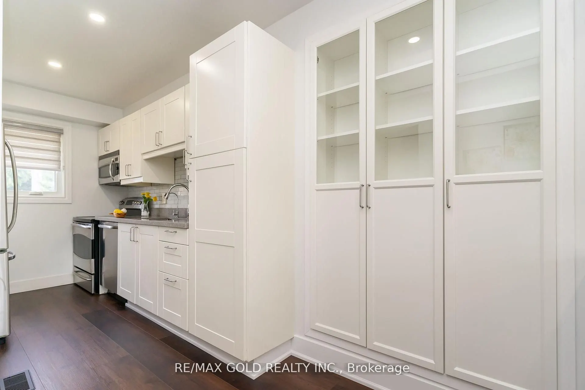 11 Jasmine Square