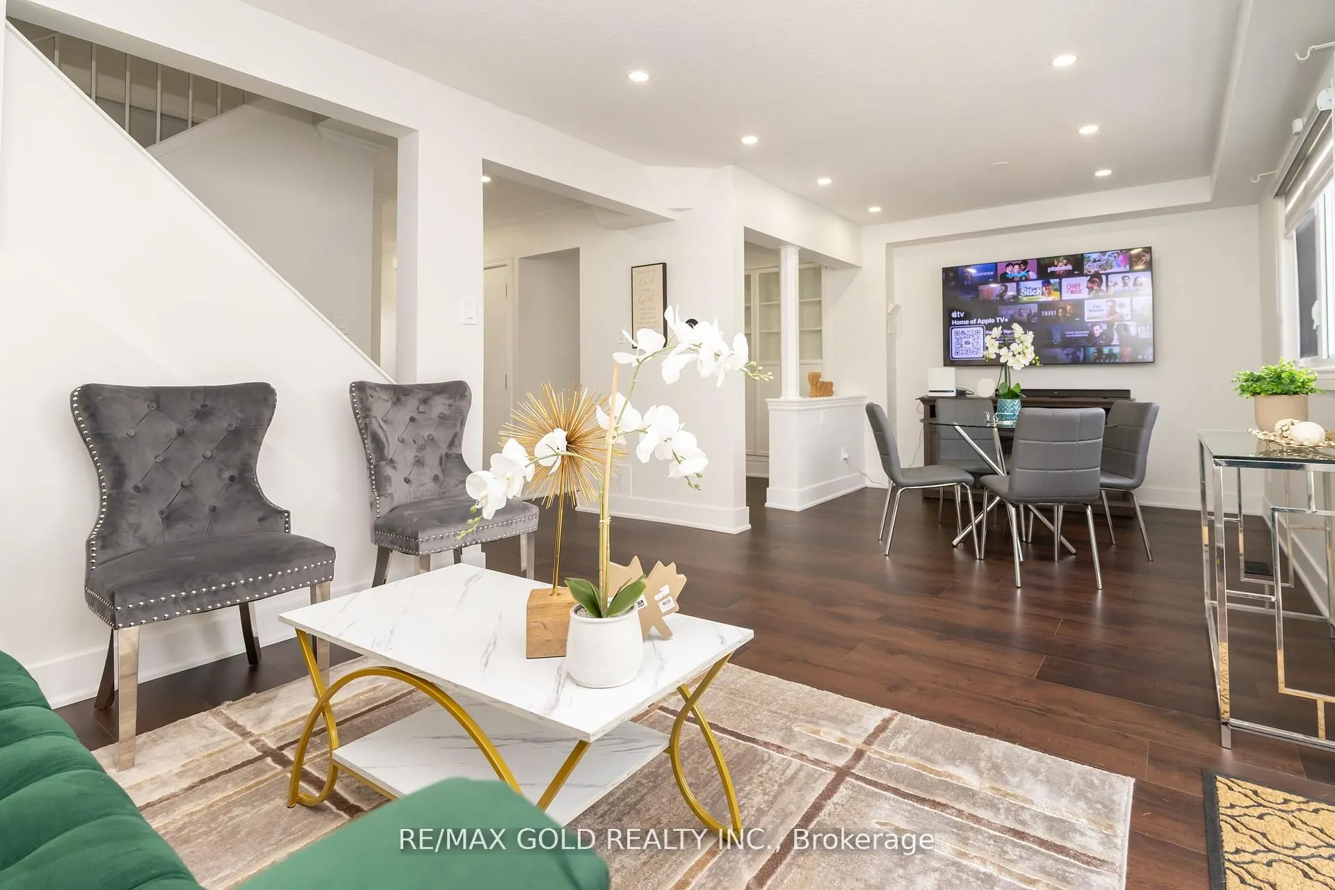 11 Jasmine Square