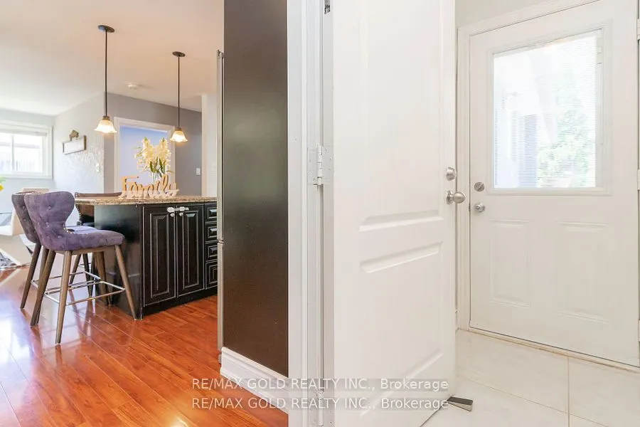 10 Brookdale Crescent