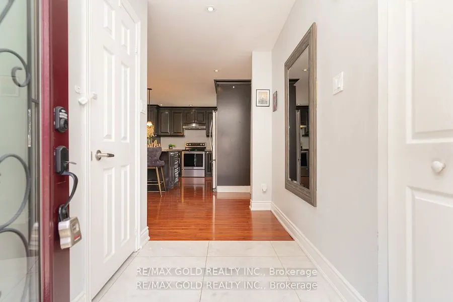 10 Brookdale Crescent