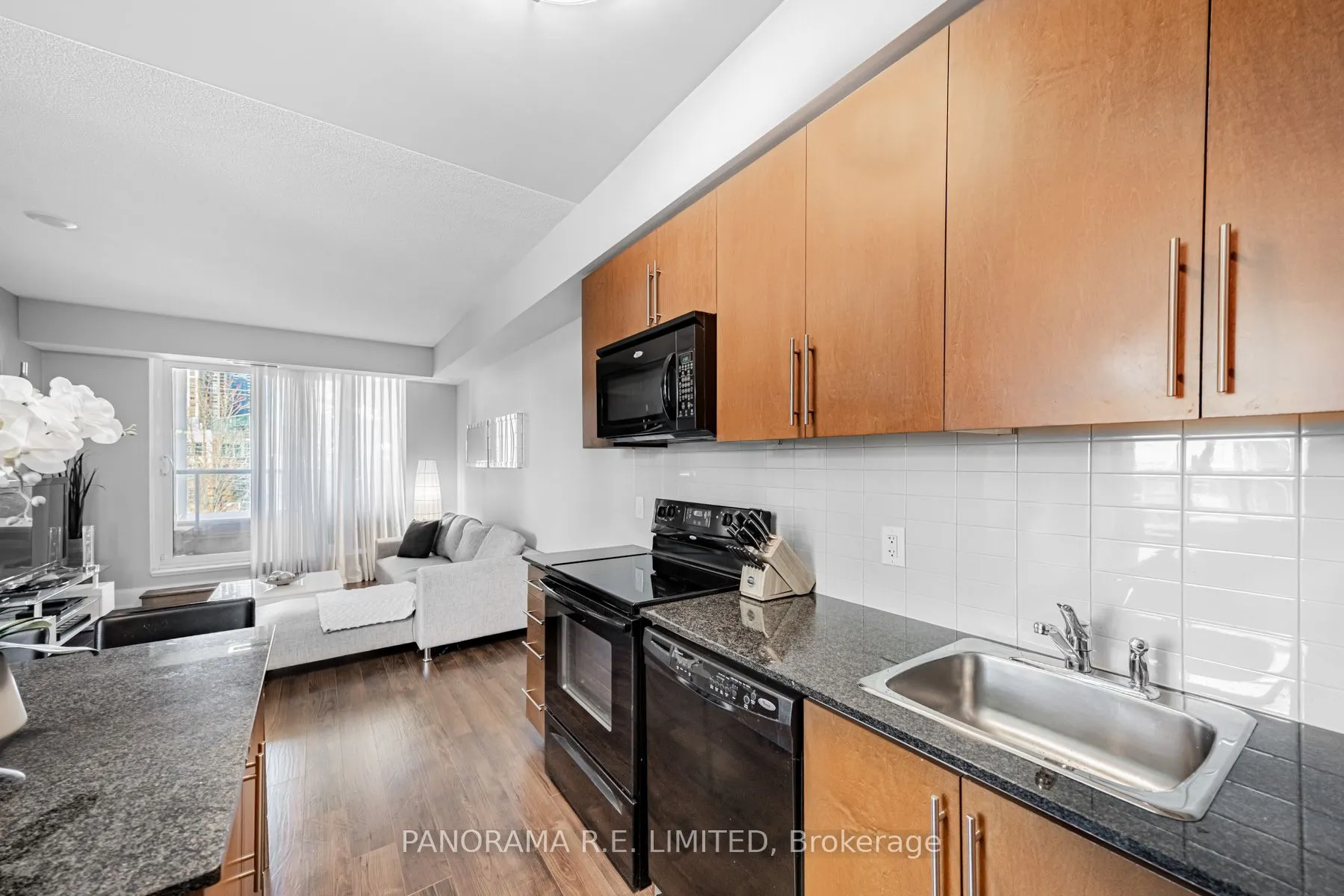 330 Burnhamthorpe Road W, #203