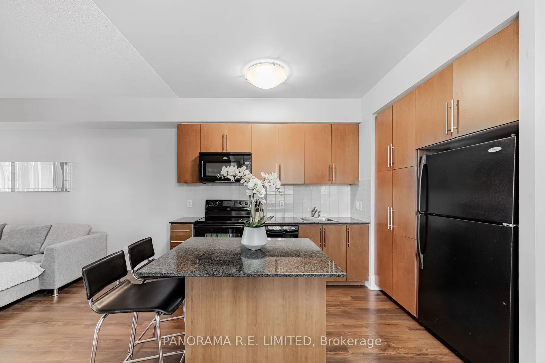 330 Burnhamthorpe Road W, #203