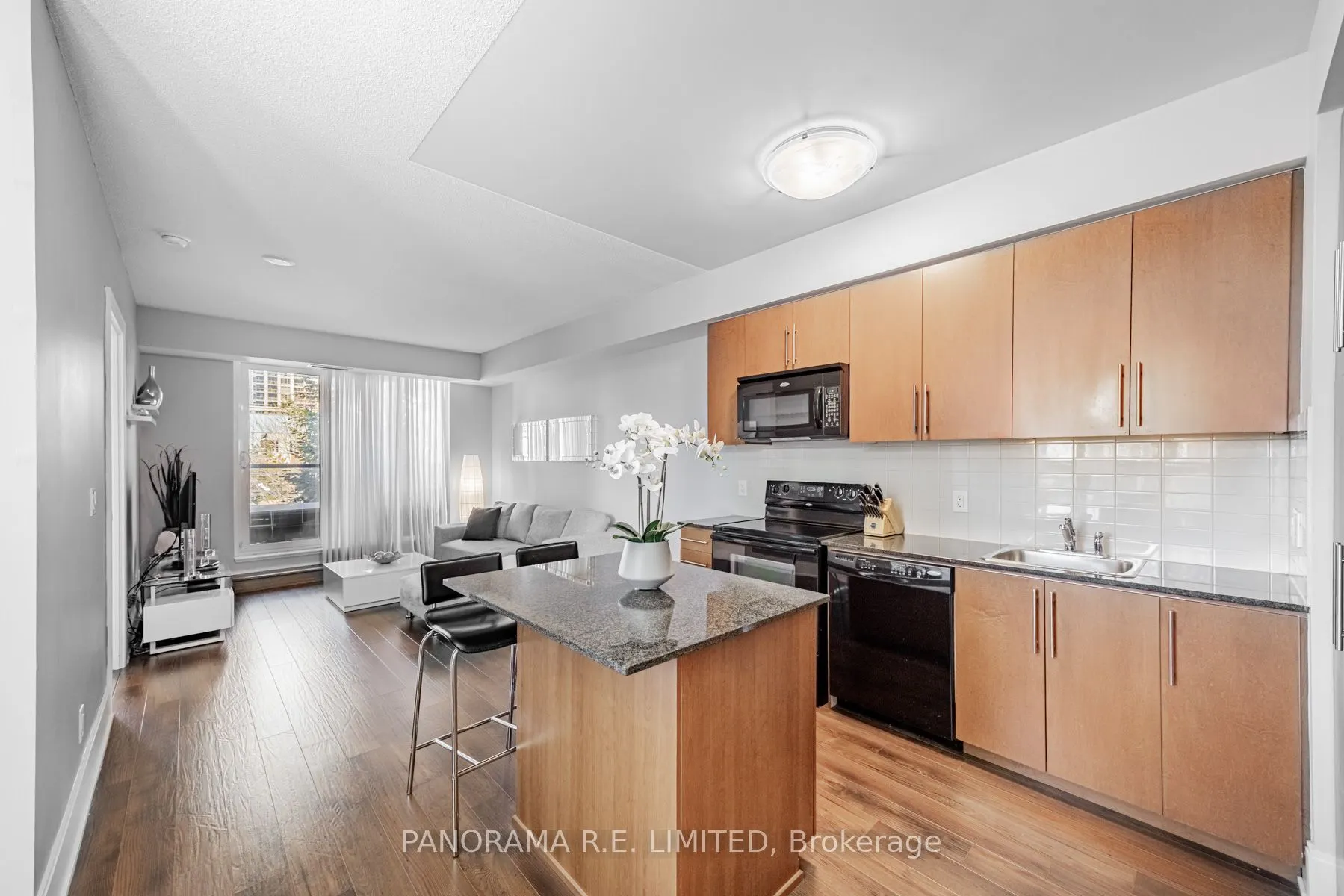 330 Burnhamthorpe Road W, #203
