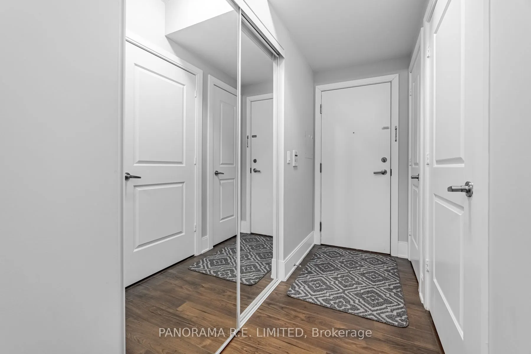 330 Burnhamthorpe Road W, #203