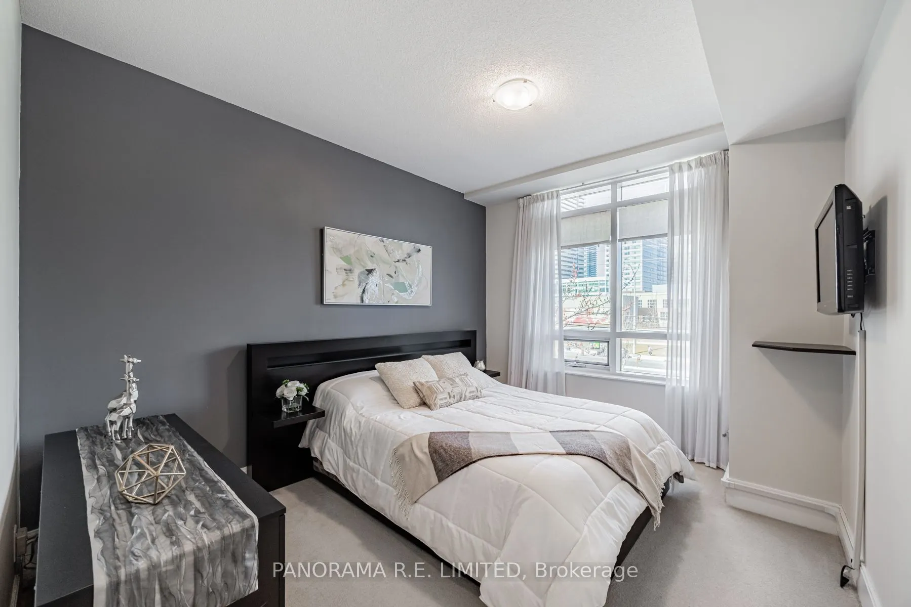 330 Burnhamthorpe Road W, #203