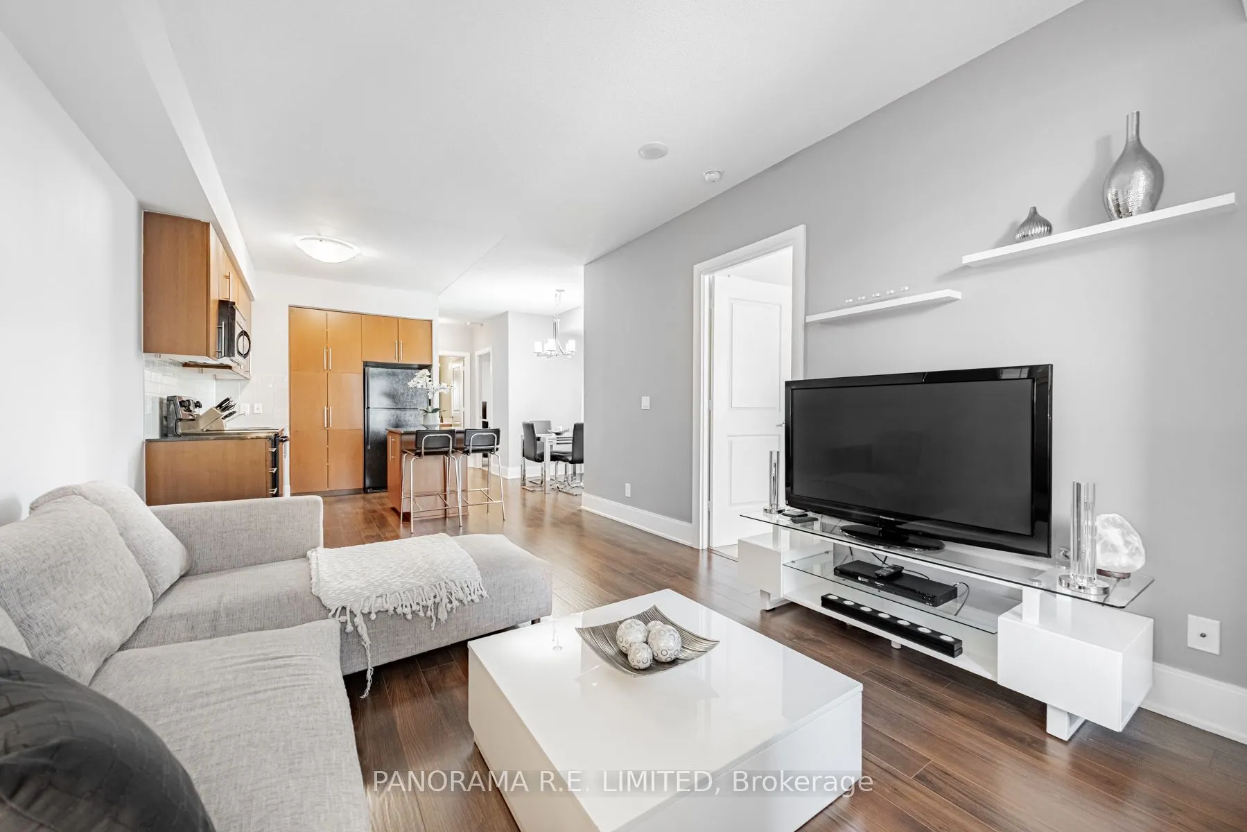 330 Burnhamthorpe Road W, #203