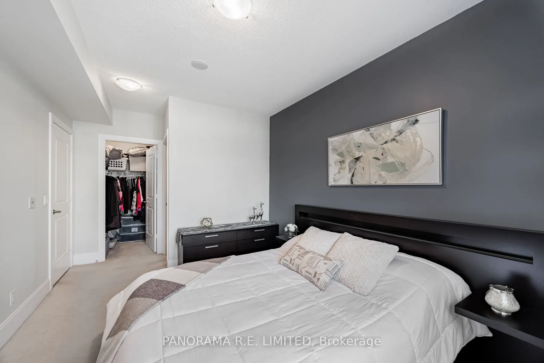 330 Burnhamthorpe Road W, #203