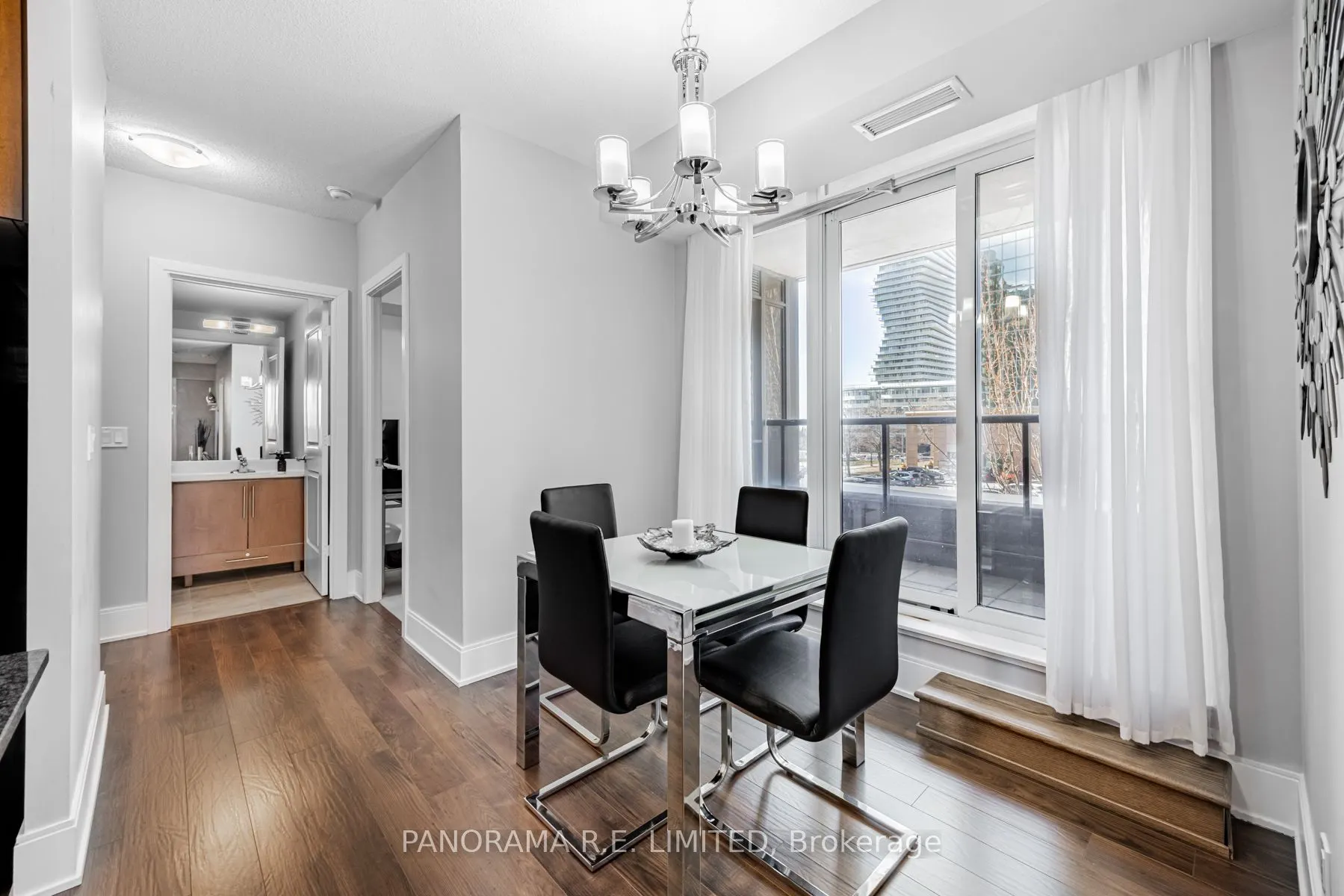 330 Burnhamthorpe Road W, #203