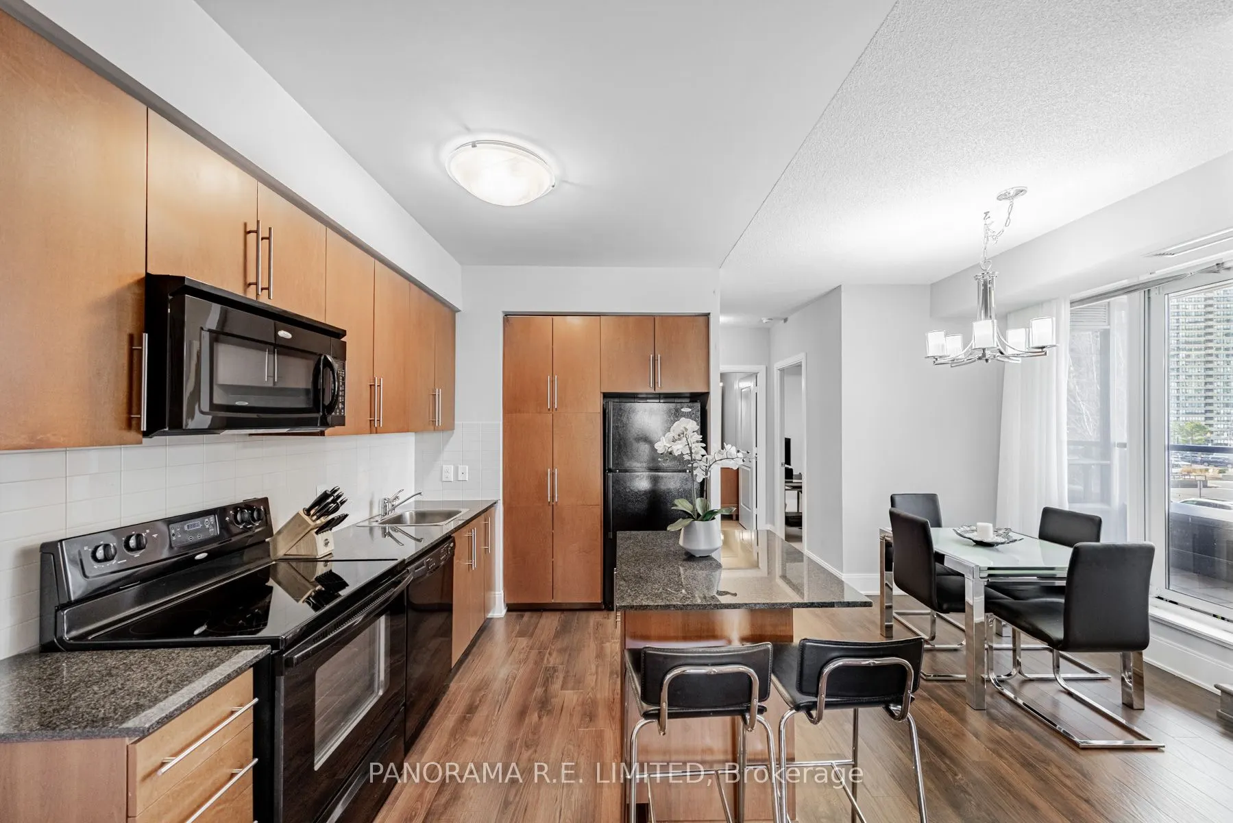 330 Burnhamthorpe Road W, #203