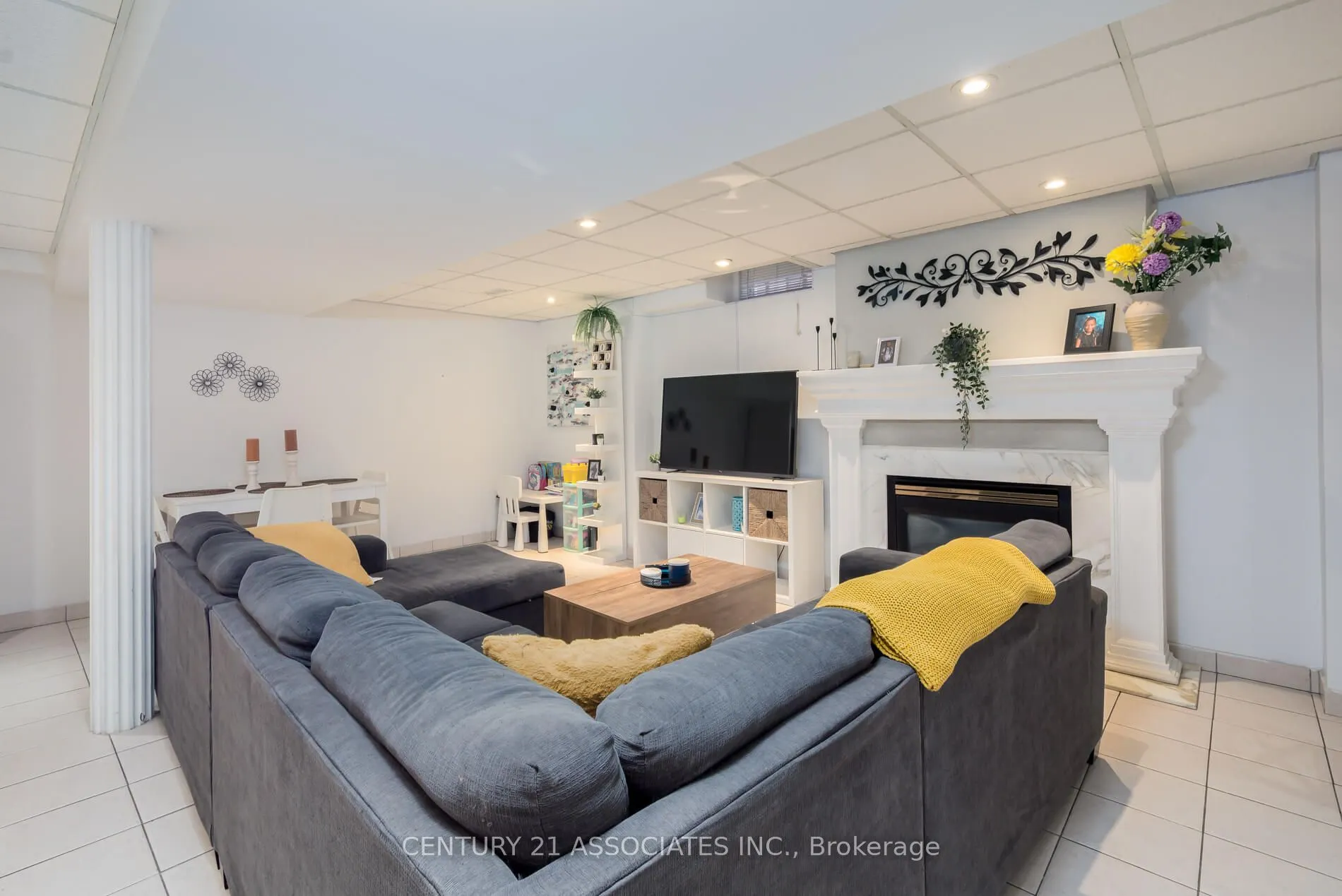 5351 Quartermain Crescent