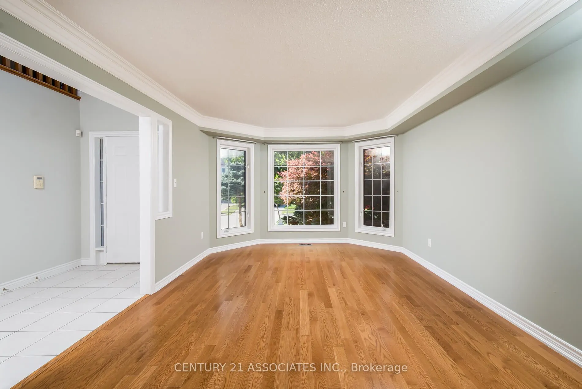 5351 Quartermain Crescent