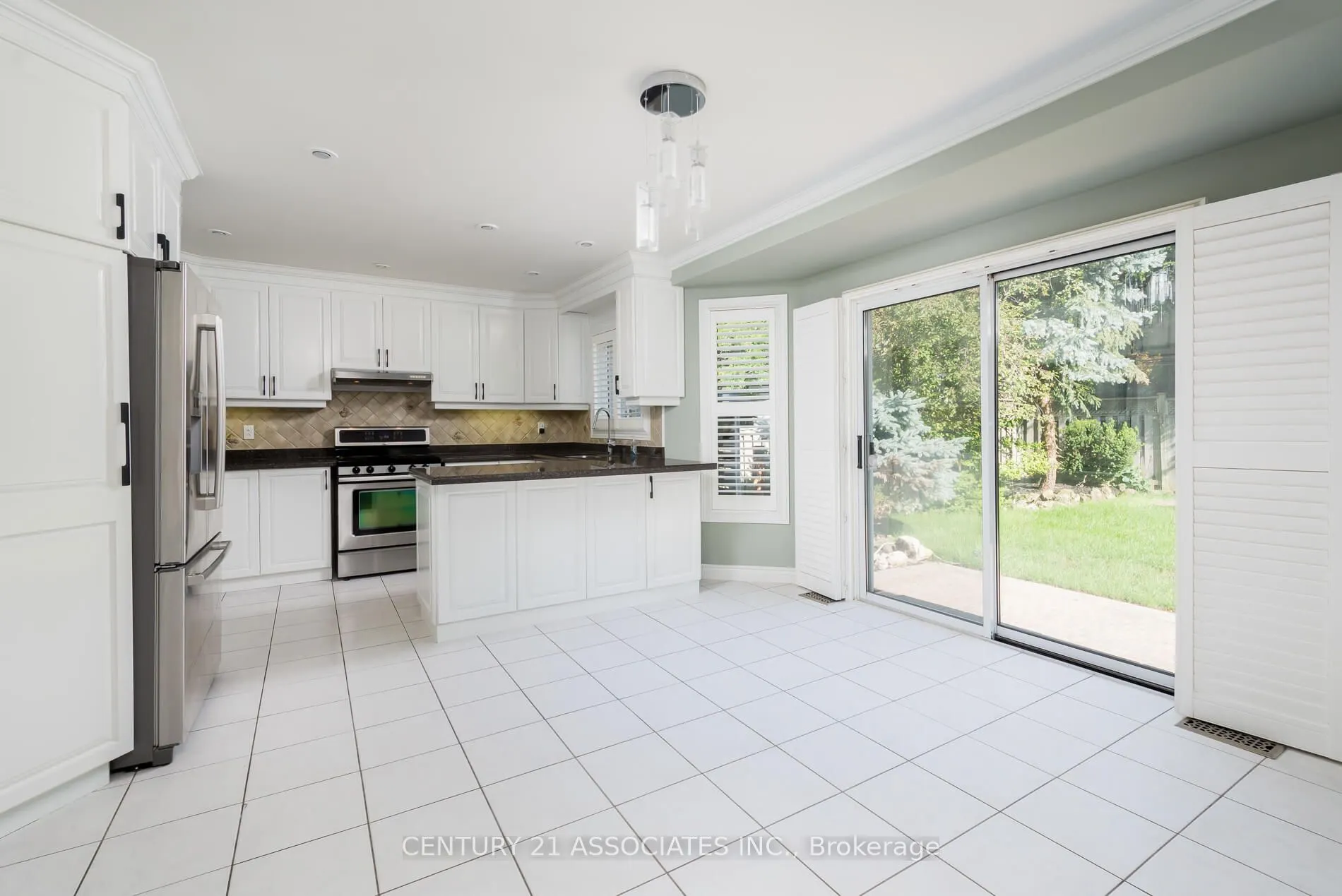 5351 Quartermain Crescent