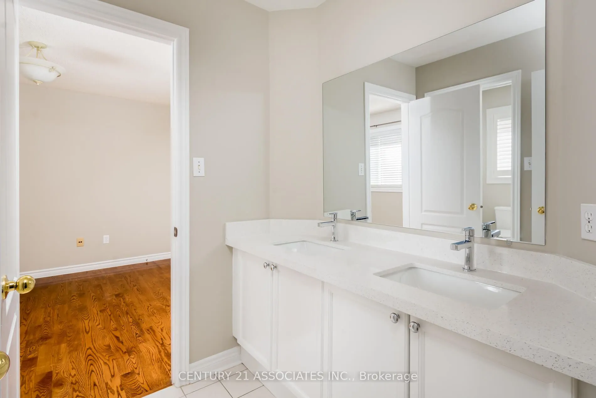 5351 Quartermain Crescent