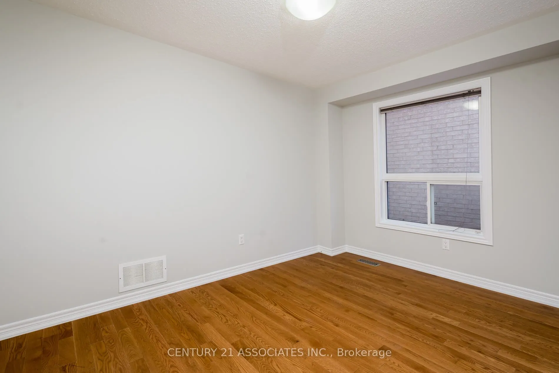 5351 Quartermain Crescent