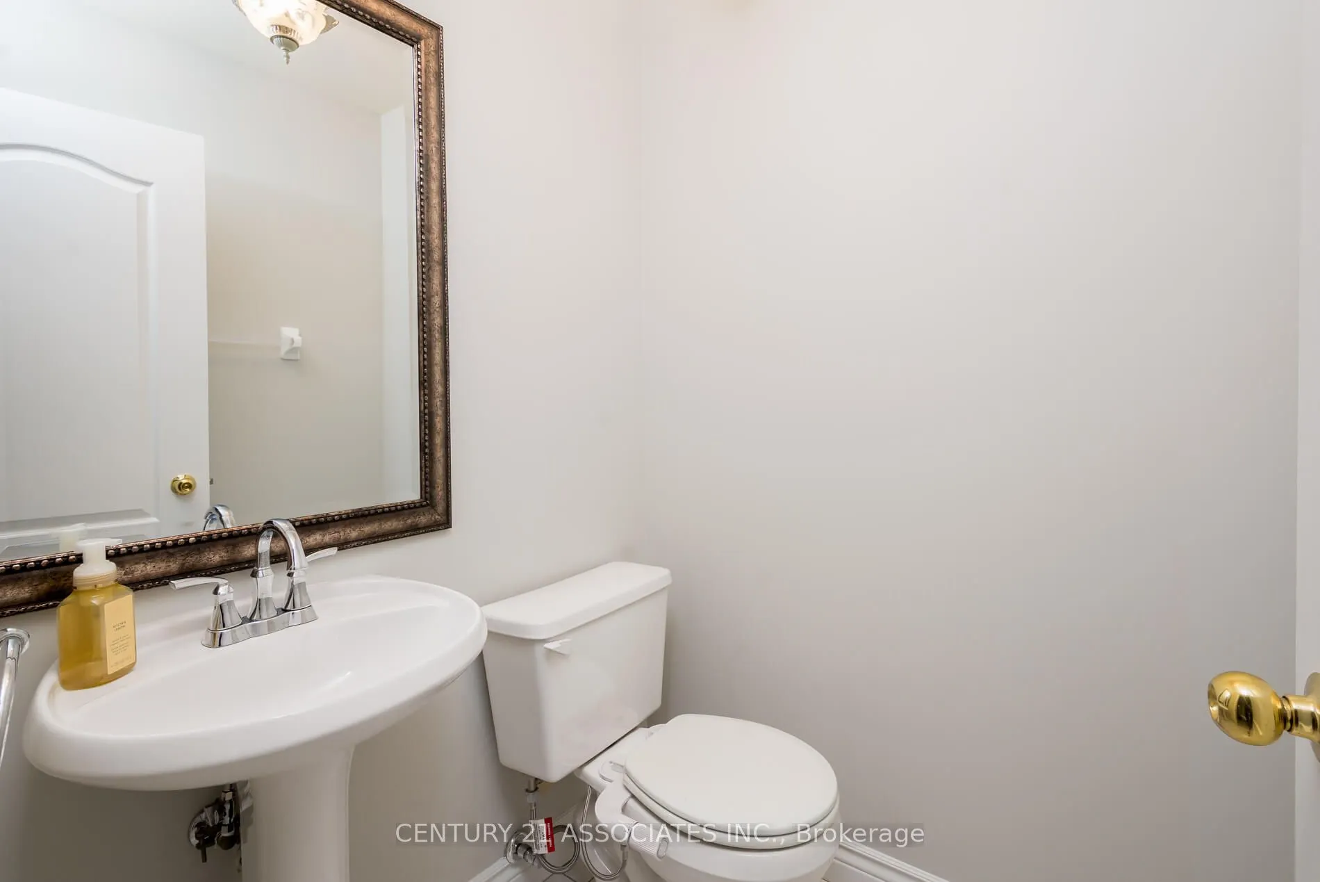 5351 Quartermain Crescent