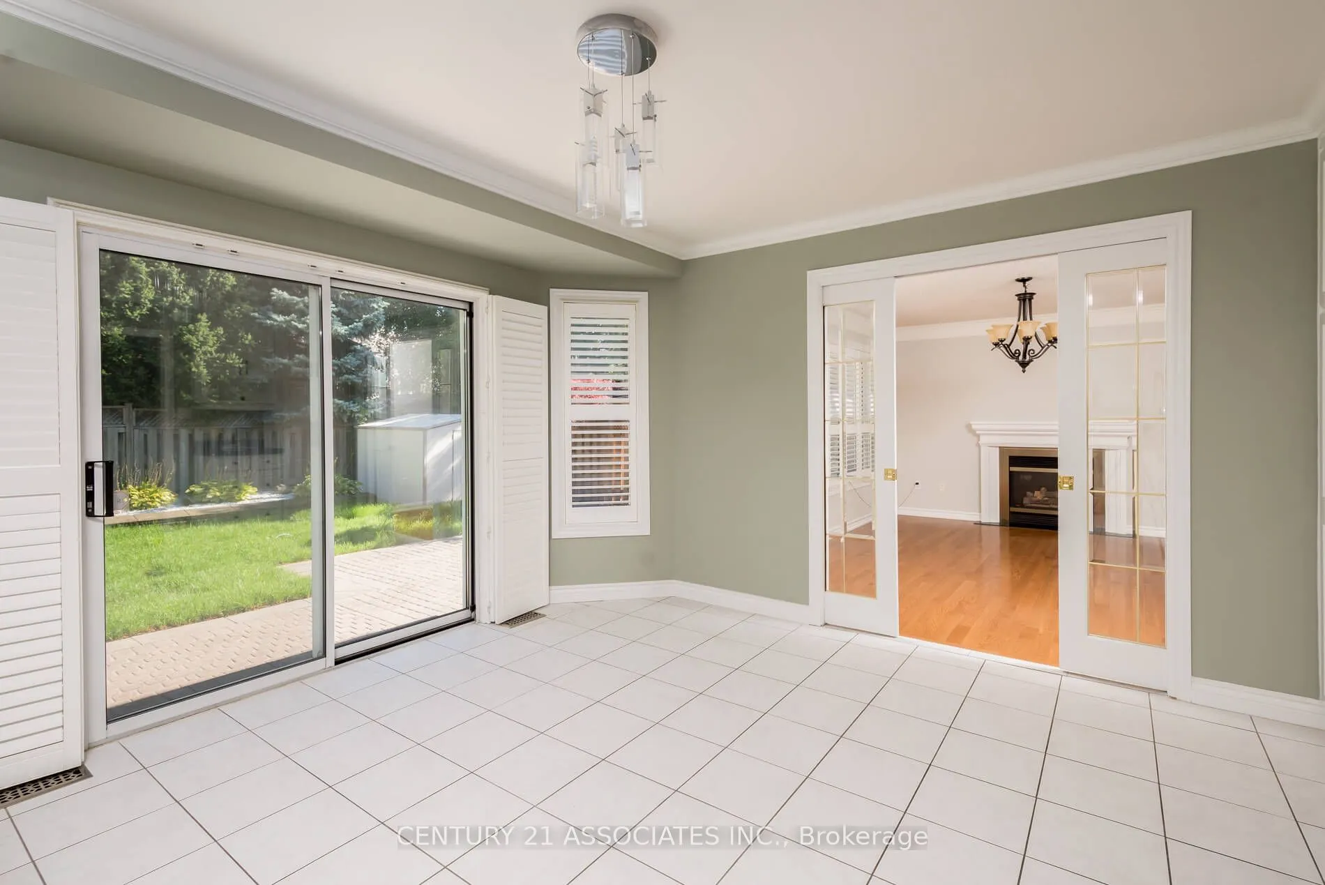 5351 Quartermain Crescent