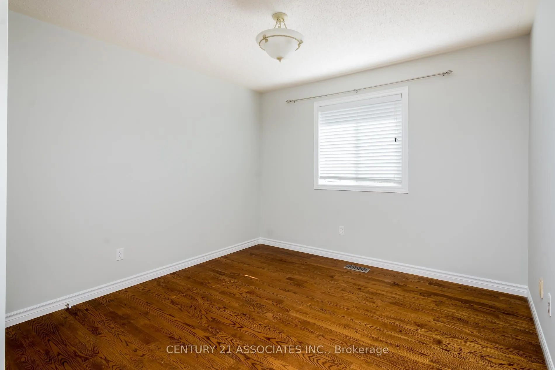 5351 Quartermain Crescent