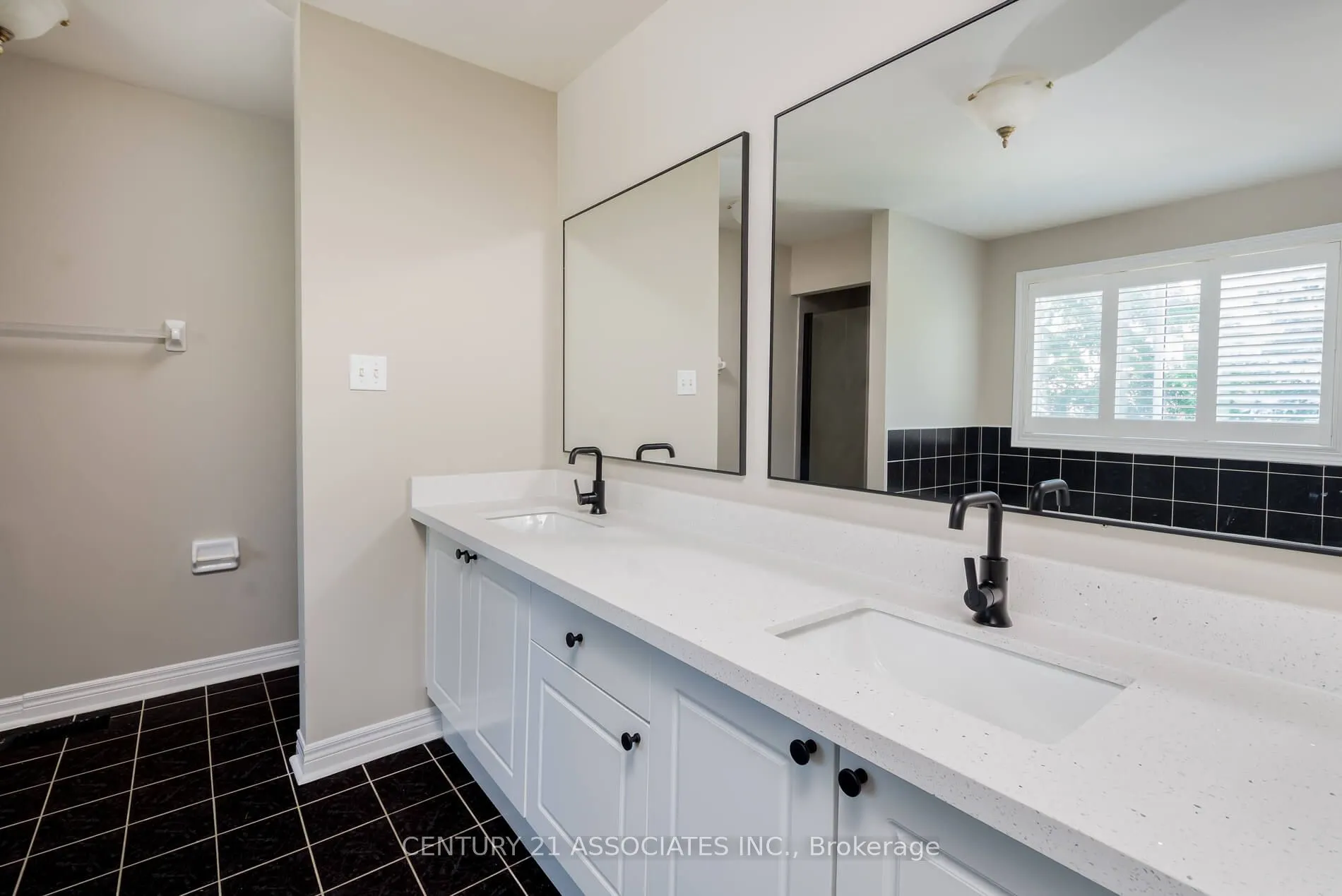 5351 Quartermain Crescent