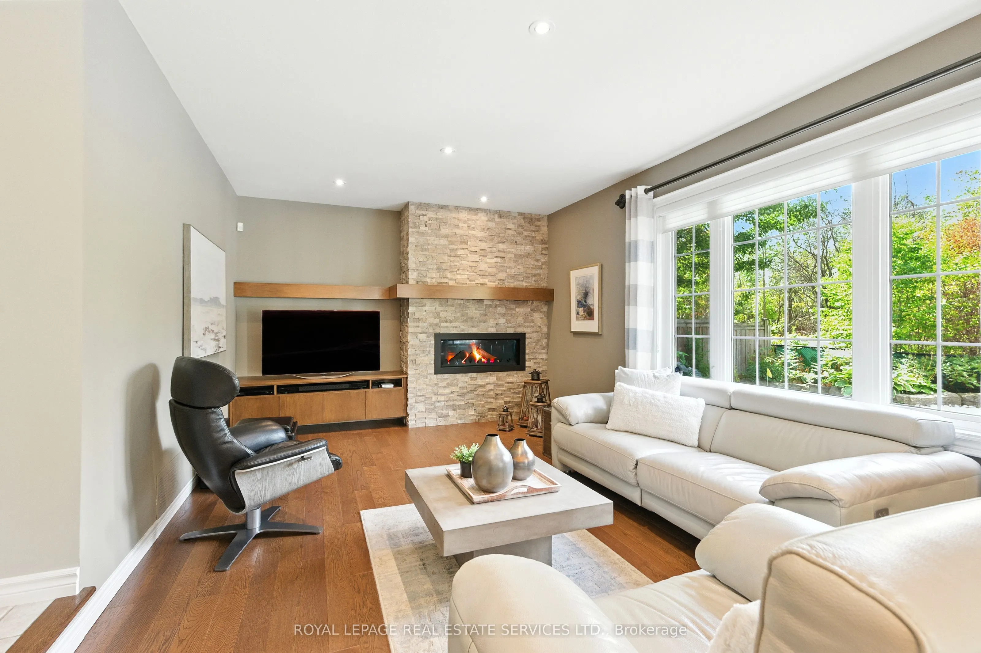 2224 Brays Lane